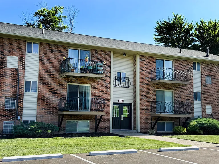 Crown Crossing Apartments — Photo 93