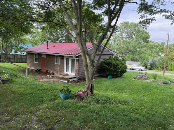 5 Woodrow Pl, Asheville, NC 28801
