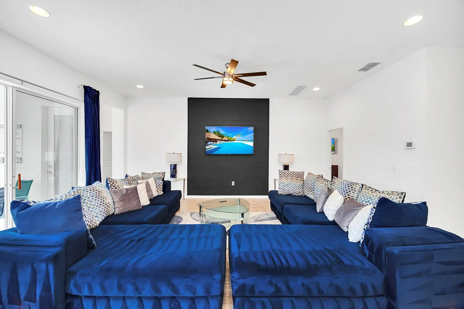 12 bed, 11.0 bath, 4768 sqft, $12,798 — Photo 4