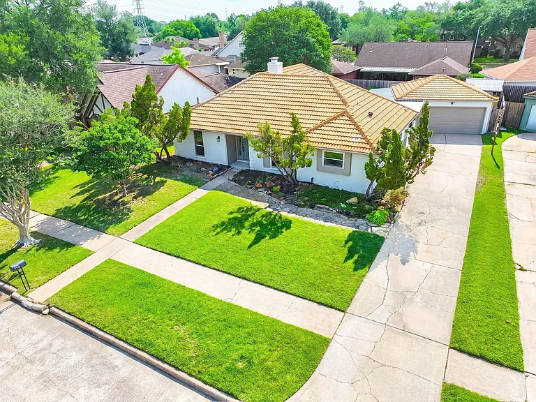 10519 Kirkwren Dr — Photo 36