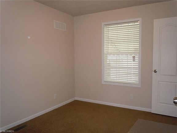 4th image of 629 Mallard Dr