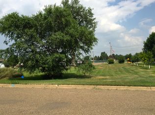 132 3rd Street East, Dickinson, ND 58601