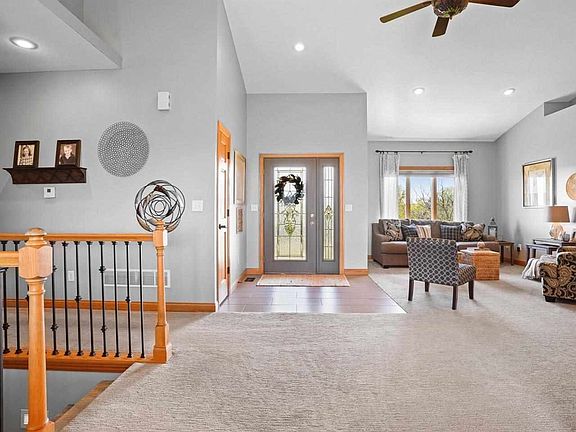 2nd image of 10123 Cypress Dr