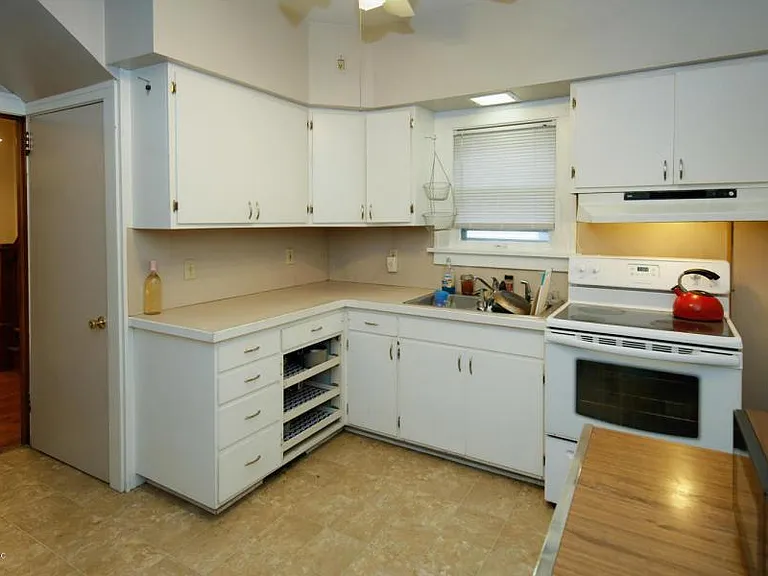 918 W Vine St — Photo 8
