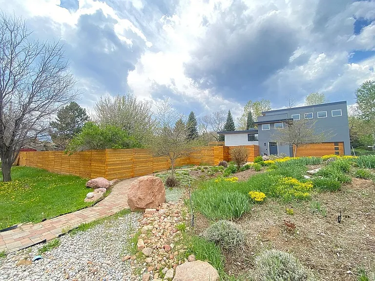 1990 Poplar Ave — Photo 40