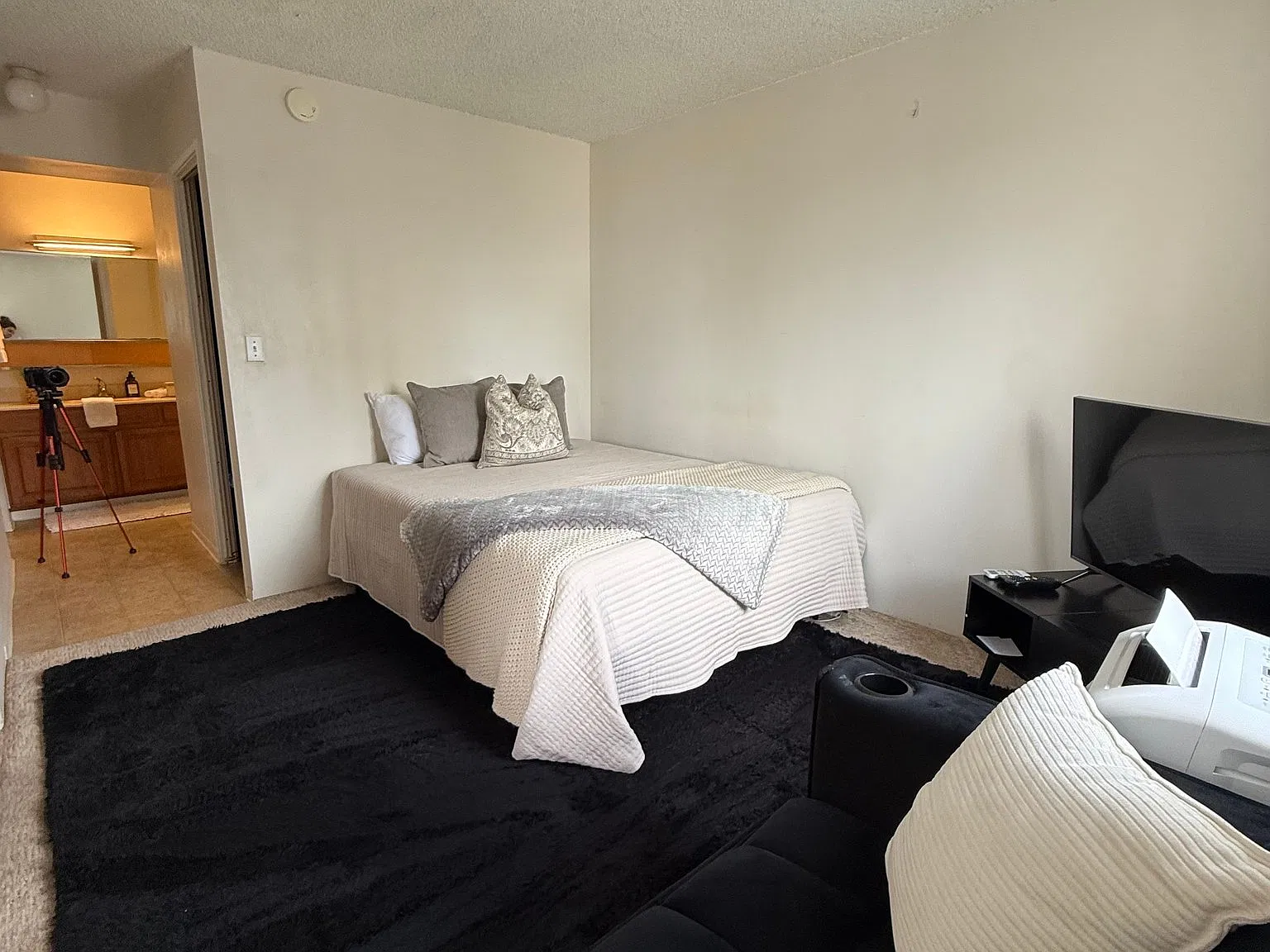 Aiea 1BR Condo Near Pearlridge - Parking & Utilities Included — Photo 2