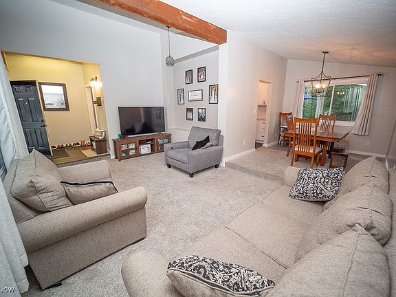 5th image of 788 Valley Dr