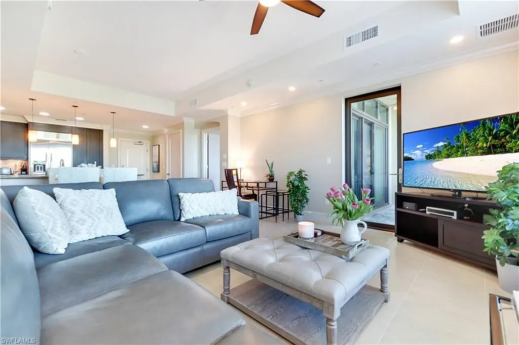 2 bed, 1435 sqft, $5,700 — Photo 3