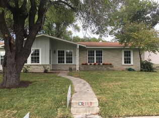 319 Pinewood Ln, San Antonio, TX 78216