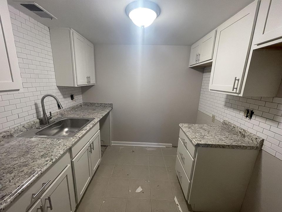1st image of 2 Columbia Ave #2