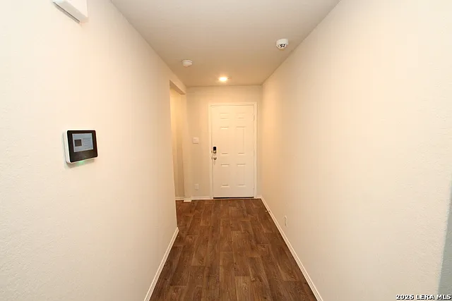 3 bed, 2.0 bath, 1411 sqft, $1,700 — Photo 3