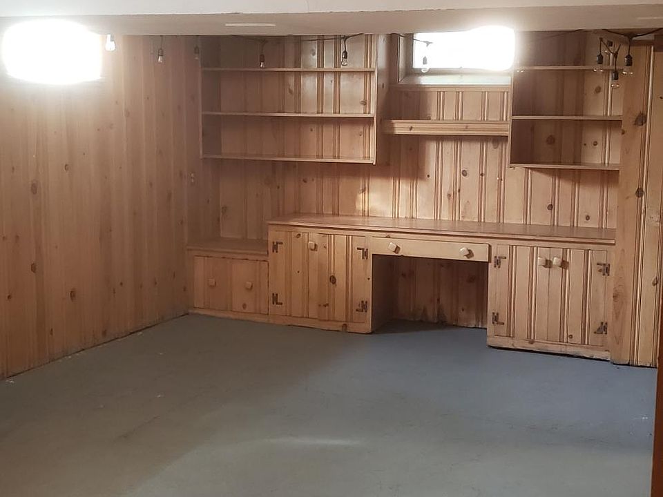 1st image of 54 Norman Pl Floor 2