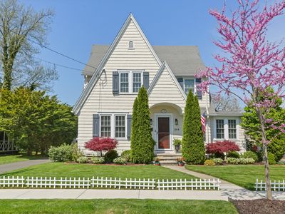 344 Lake Avenue, Bridgeport, CT, 06605