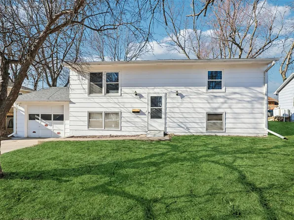 307 W 15th St N, Newton, IA 50208