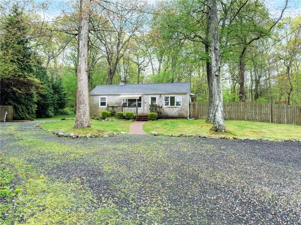 152 Indian Trl S, South Kingstown, RI 02879