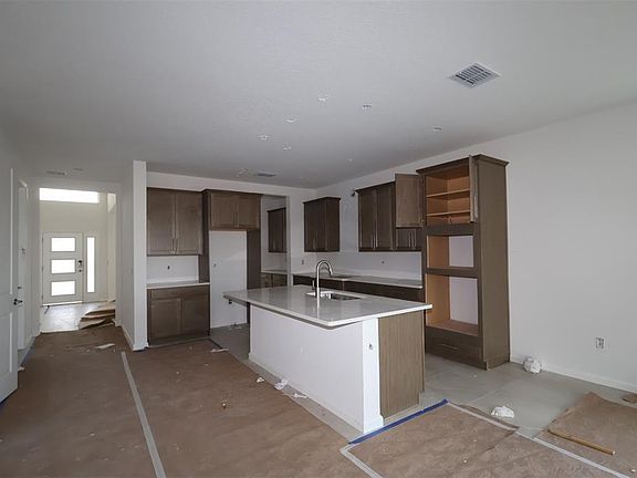 4th image of 1189 Hyde St