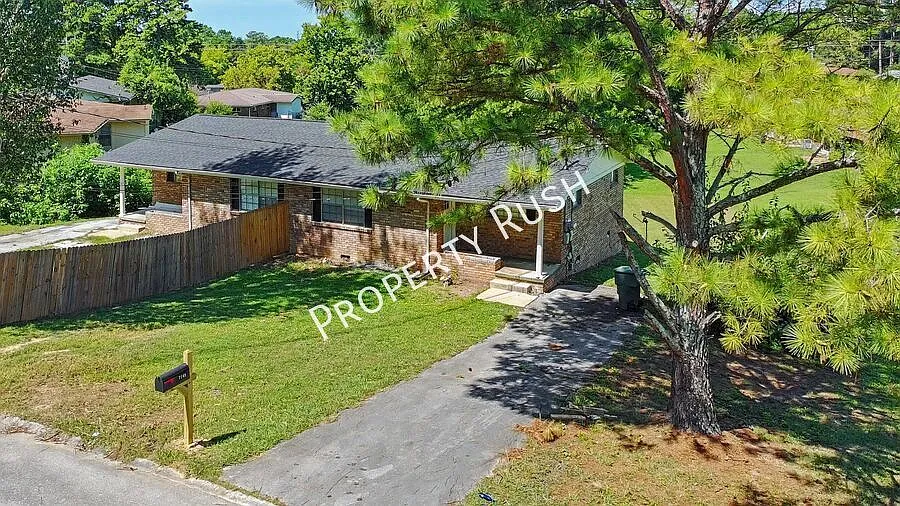 7748 Nautical Way - Remodeled 2 bed/1 bath rental unit in Chattanooga! $1,295/mo. — Photo 3