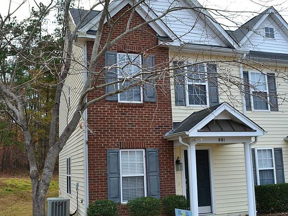 End unit townhome