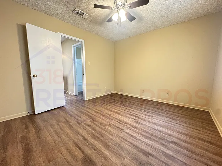 1701 W California Ave — Photo 9