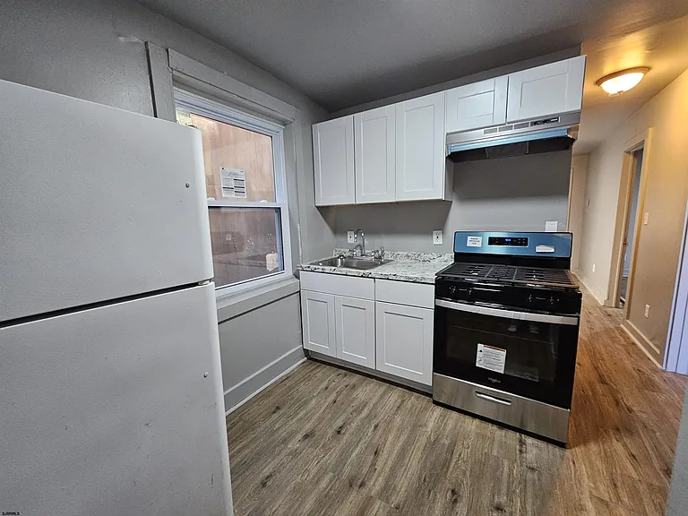 709 Adriatic Ave — Photo 10