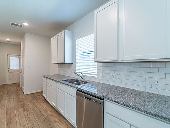 3rd image of 403 Clearlake Dr