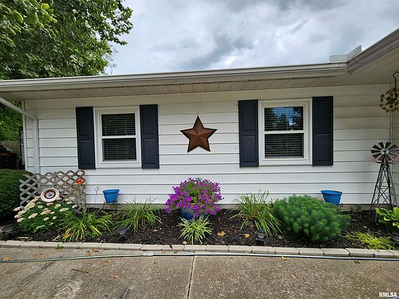 3rd image of 240 White Ave