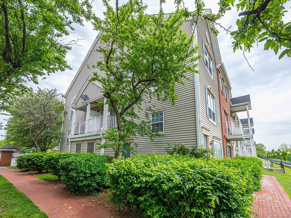 1st image of 72 Cherry St #72