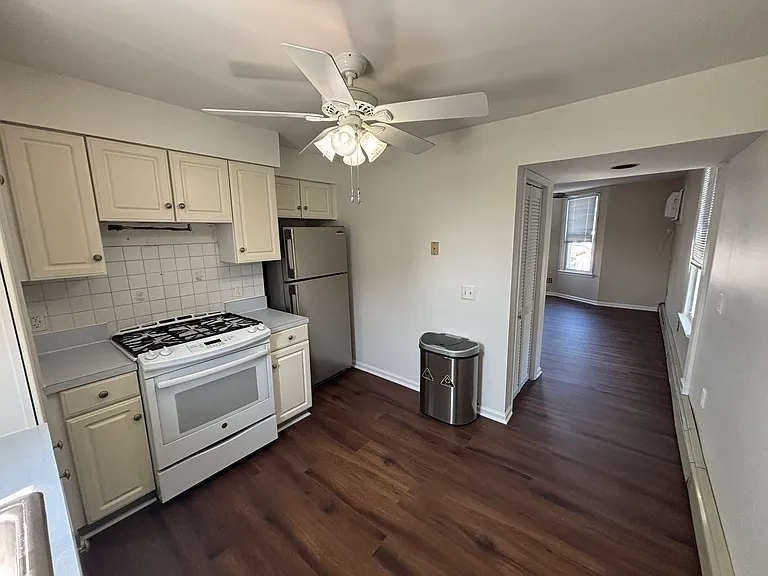 466 Chestnut St #2 — Photo 8