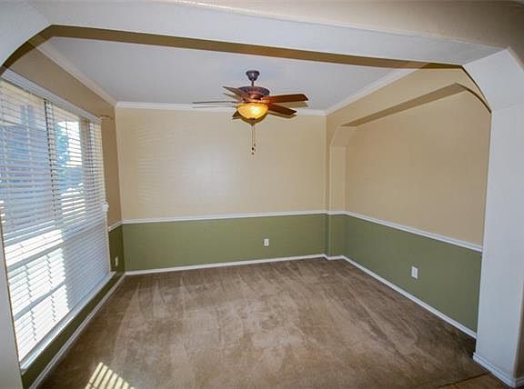 3rd image of 524 W Clover Park Dr