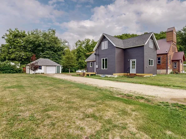 35 3rd Ave S, Hammond, MN 55991