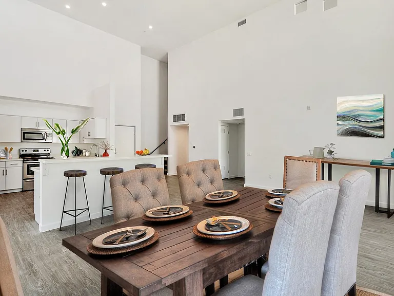 L Lofts — Photo 23