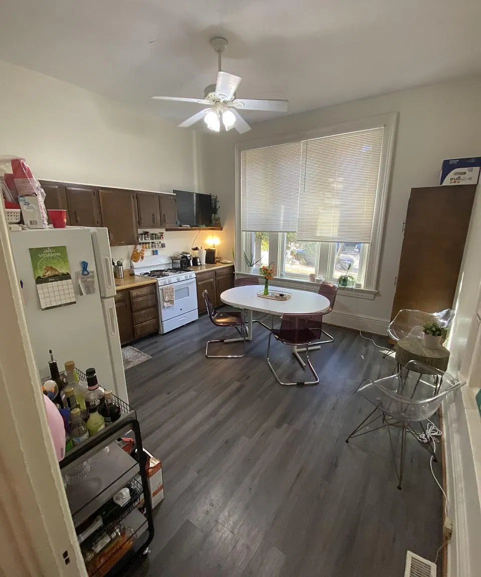 3 bed, 1.5 bath, 1932 sqft, $2,300 — Photo 3