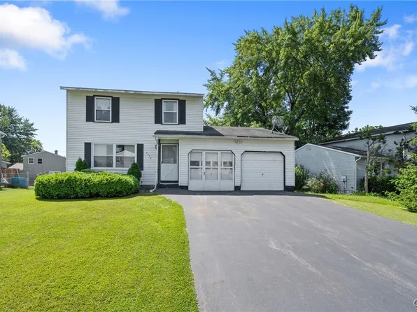 5539 Taormina Dr, Clay, NY 13041