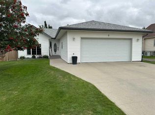 8 W Westpoint Dr, Didsbury, AB T0M 0W0