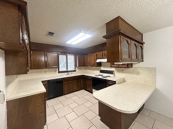 5th image of 4717 64th St