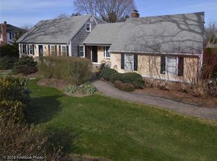 1352 Hope St, Bristol, RI 02809