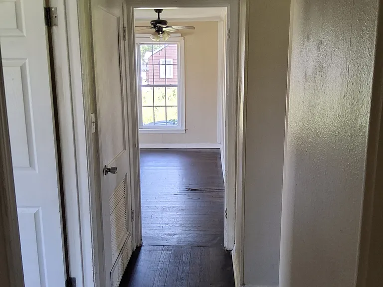 1552 S Elm Ave — Photo 15