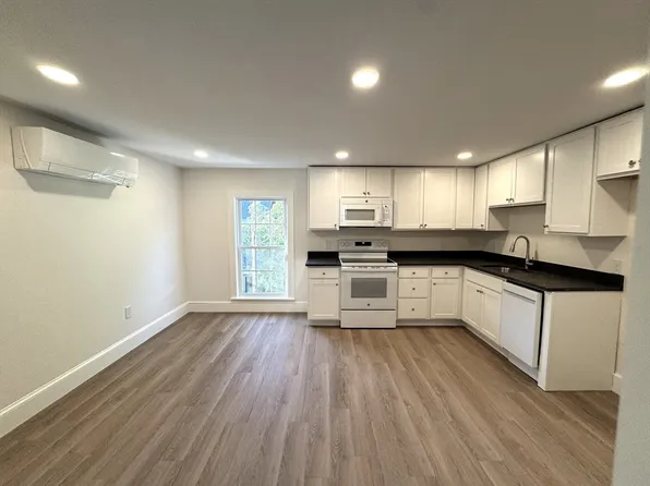 55 Central St #2R, Stoneham, MA 02180