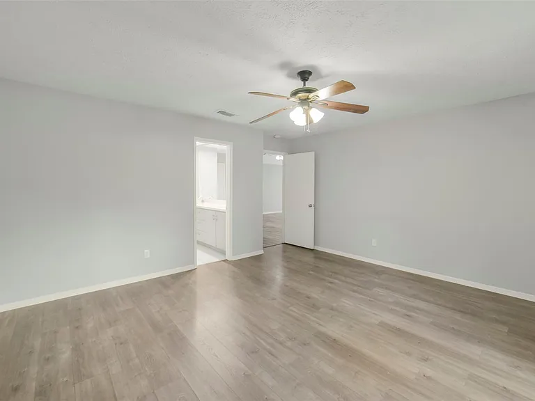 21323 Park Bluff Dr — Photo 34