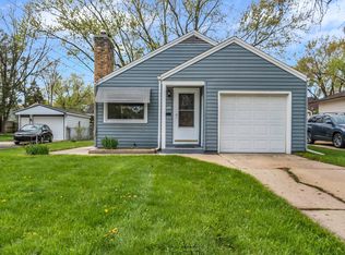 124 S Commonwealth Ave, Elgin, IL 60123