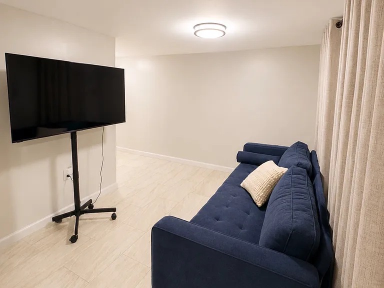 31 Irving St #1 — Photo 5