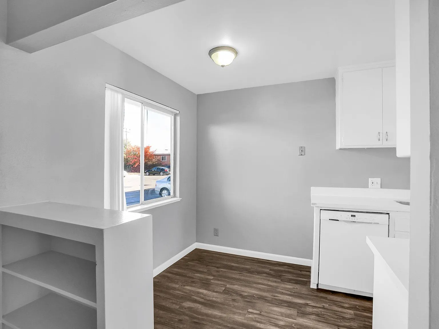 Ethan Apartments — Photo 4