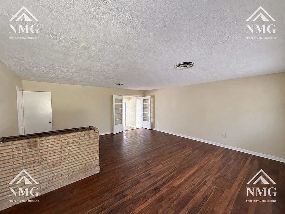215 Wildwood Ter