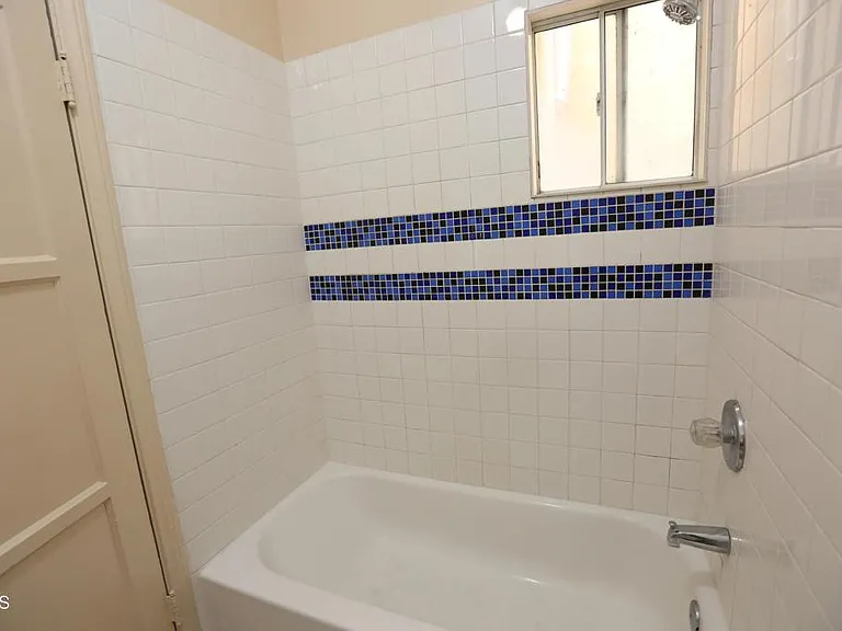 126 S Olive Ave #D — Photo 9
