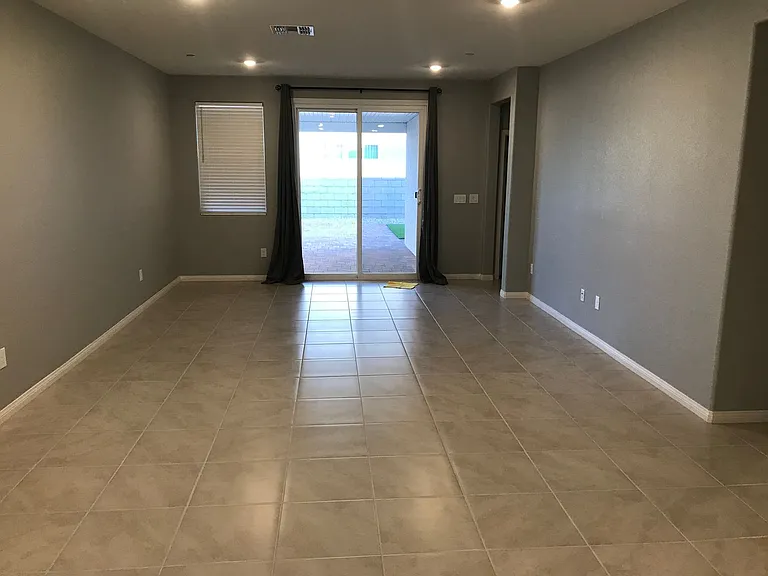 10195 Handline Chute St — Photo 3