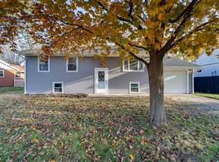 1009 W Lake Ave, New Carlisle, OH 45344