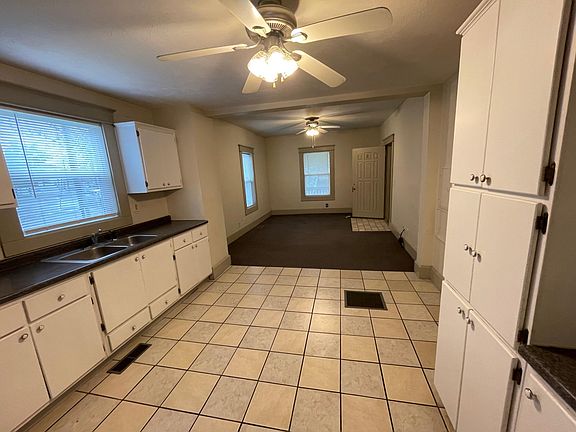 3rd image of 1538 Grand Ave #B