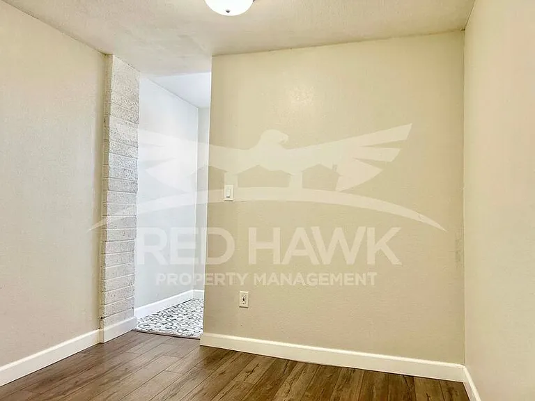 281 S California St — Photo 16