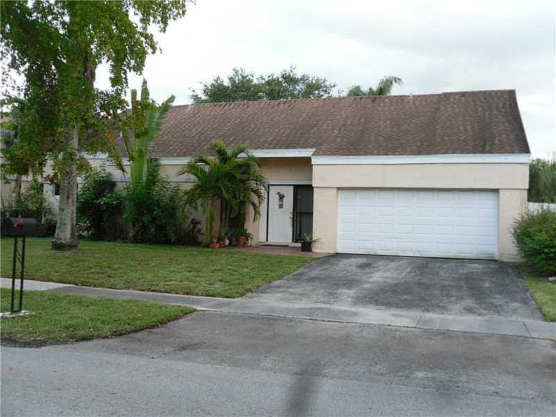 1st image of 9110 Crescent Dr