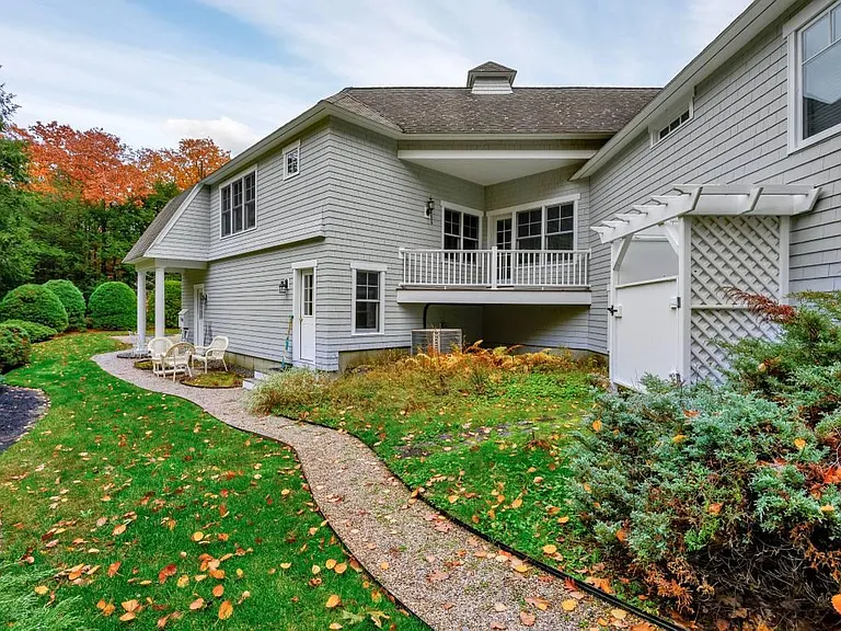 46 Woodland Hls — Photo 14